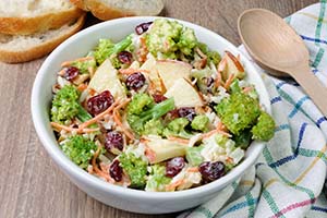 Preparación de brocoli en ensalada